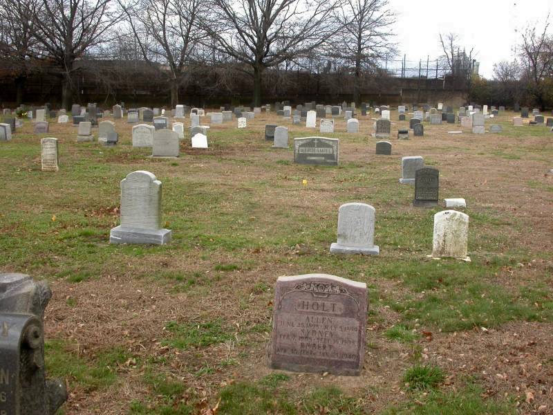 The Evergreens Cemetery Grave of Lawrence and Amelia Leier