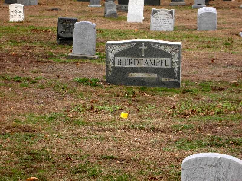 The Evergreens Cemetery Grave of Lawrence and Amelia Leier